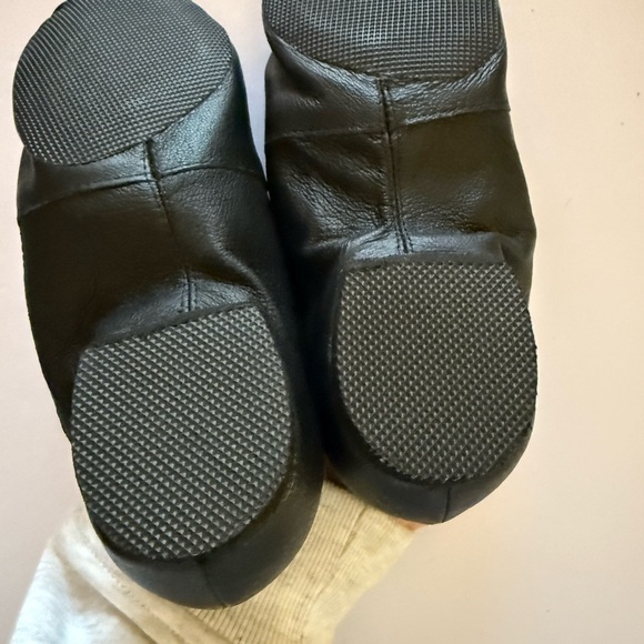 Theatricals Black Jazz Shoes - Picture 4 of 4